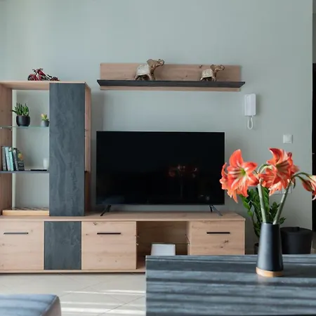 Dejaview Cozy With Sea View By 8essentially Apartment