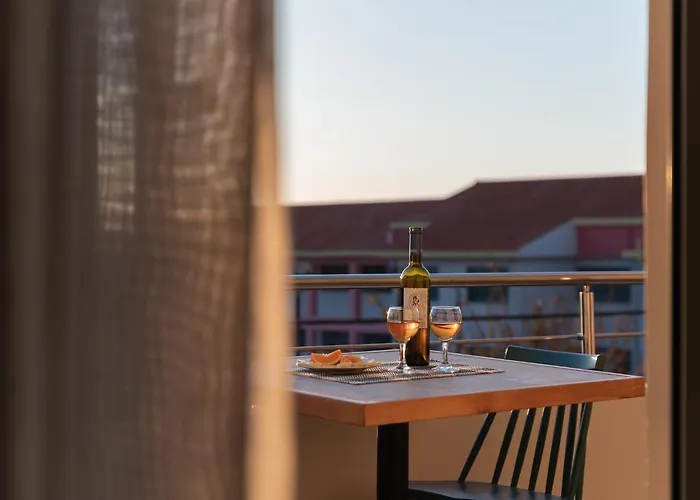 Apartment Dejaview Cozy By 8essentially